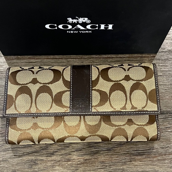 Coach Brown and Tan Signature Wallet - Picture 3 of 9